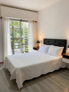 Loft luminoso con balcón y entrada independiente - 9