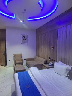 Greenview Hotel and Apartments - 7