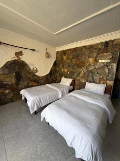 Balcony walk rest house Jabal shams - 9