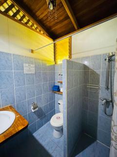 Pangea Lodge Tropical Vibe Home with Shared Pool - 3