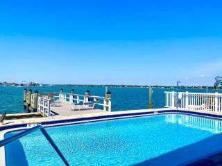 107 · Boat dock- BBQ Walk to Beach GREAT VIEWS - 0