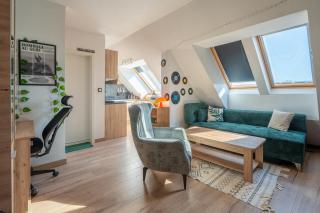 Warm And Cozy Apt with Panoramic Balcony in Sofia - 9