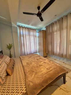 Lotus boutique home - 9