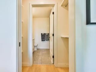 Stay at Esther 1 Downtown close to Everything! - 9