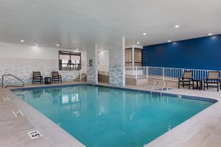 Hampton Inn & Suites by Hilton Windsor - 3