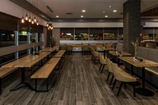 Hilton Winnipeg Airport Suites - 2