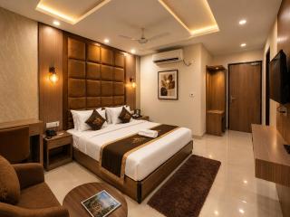 Hotel The Balwood Suites Near Delhi IGI Airport - 9
