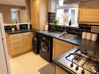 Sunderland City Centre Modern 2 Bed Cottage - 5