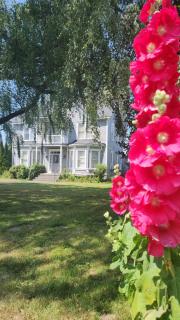 Stanwood's Premier Stay, Luxury & History - 9