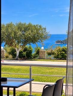 Belvedere Hotel & Suites - 2