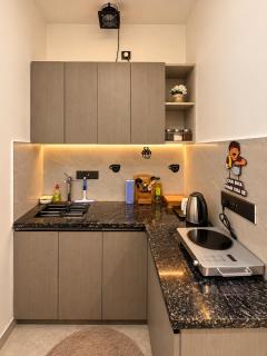 Niro Stays - Modern Stay Next to Medanta Sector 38 - 3