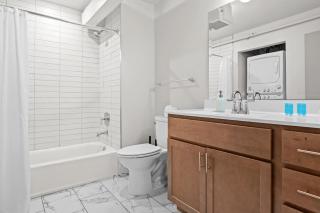 Chic and Comfy Unit w Free Parking Medical District - 6