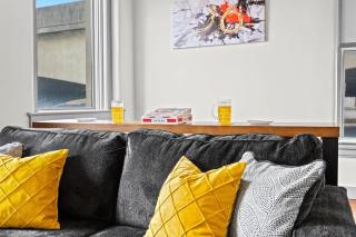 Chic and Comfy Unit w Free Parking Medical District - 4