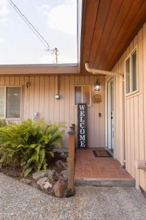 Waterfront Oasis, Private Dock and Lake Views - 6