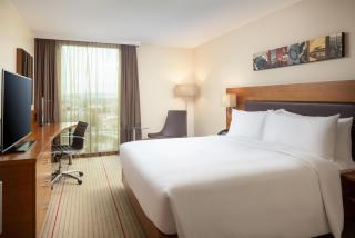 Hilton Zurich Airport - 3