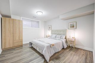 Luxury Basement Suite 9-Min to YYZ - 1