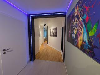 Prime Old Town Location with 3 Bedrooms for 1-7 Guests - 3