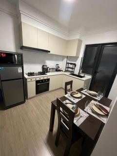 Cozy 1BR in Kilimani Epic Balcony and City Views - 4