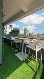Cozy 1BR in Kilimani Epic Balcony and City Views - 9
