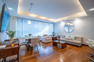 Moderna Suite en Astana, Cerca del Parque La Carolina, Quito - 0