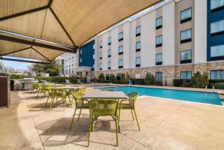 Hampton Inn & Suites Dallas/Plano-East - 5
