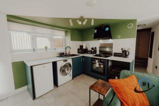 Apt 7 Manor House - 1 Bed 1 bath sleeps 2 parking - 7