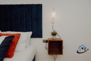Apt 7 Manor House - 1 Bed 1 bath sleeps 2 parking - 5