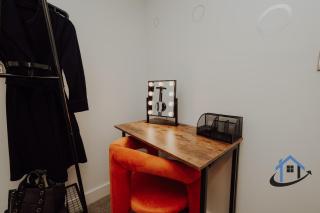 Apt 7 Manor House - 1 Bed 1 bath sleeps 2 parking - 1