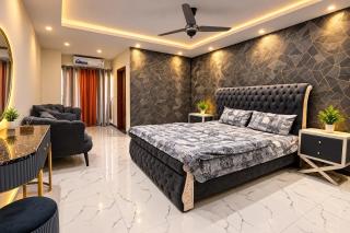 Elegant City Apartment A Home Away From Home - 0