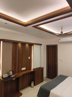Hotel Oneness Crown, Omkareshwar - 3