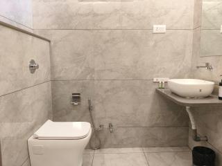 Hotel Oneness Crown, Omkareshwar - 2