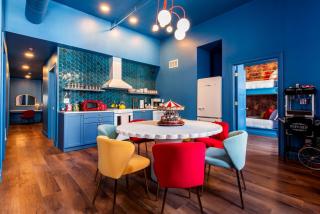 Hollyhock Suite 513 - 7