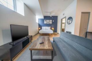 Cozy Unit with Free Parking Near Medical District - 7