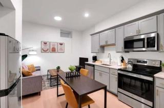 Cozy Unit with Free Parking Near Medical District - 1