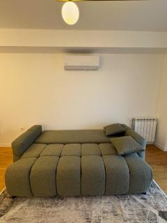 Modern Apartment with Balcony in Skopje, Free Parking - 6