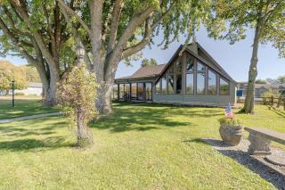 Lakefront St Marys Getaway w/ Boat Dock + Fire Pit - 9