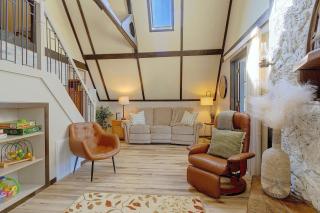 Lakefront St Marys Getaway w/ Boat Dock + Fire Pit - 2