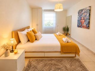 Lovely city apartment with balcony and parking - 4