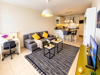 Lovely city apartment with balcony and parking - 9