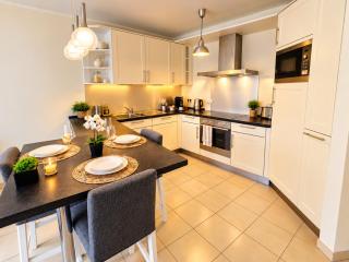 Lovely city apartment with balcony and parking - 5