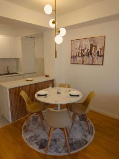 Modern Apartment with Balcony in Skopje, Free Parking - 4