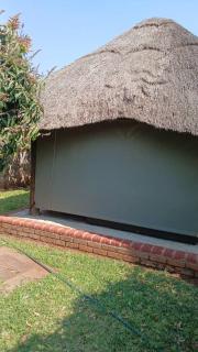 Mangoe Guest Lodge - 1