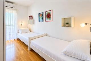 MIHONOS SUPERIOR APARTMENT - spacious 4-BR apartment with 3 terraces - 170 m2 - breathtaking panoramic sea views - walking distance to the city centre and beach - BURALUX Properties - 1