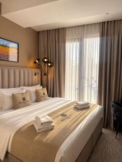 River Inn Hotel - 7