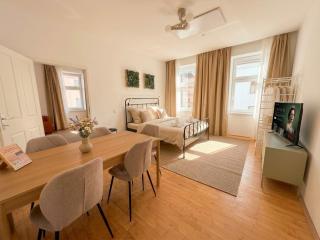 New city apartment, 2 bedrooms, 5 guests - T22 - 0