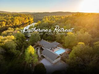 Private Lakefront Retreat Pool, Hot Tub, Kayaks - 0