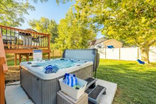 Apres Abode • Pet-Friendly Ski Retreat w/ Hot Tub - 9