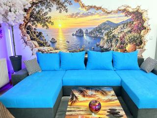Wallprint Design Ferienwohnung 85 qm voller 3D Kunst im Herzen von Wittenberge 3 Schlafzimmer und Schlafcouch für 4 Gäste 5 Waipu TV Badewanne voll ausgestattete Küche und kostenloser Privatparkplatz - 7