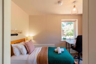 Pass the Keys Charming and Central Garden Studio Flat Free Parking - 1