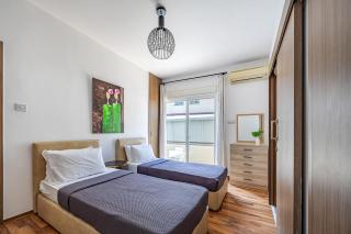 Gordonos – Modern 3Bed Apartment with Large Garden - 6